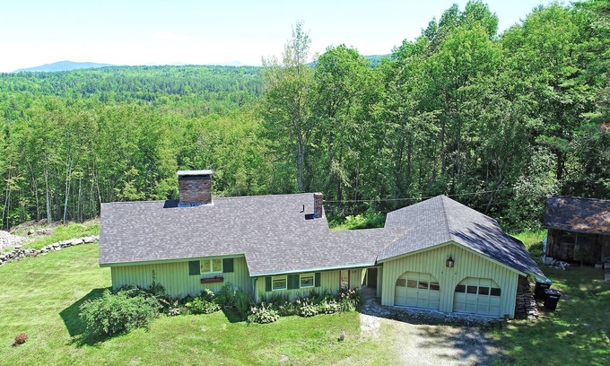 Bethlehem House | Large Secluded home with Mountain Views. Close to Skiing, Snowmobile, Hiking