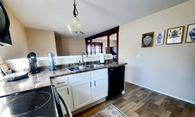 Springfield Apartment | Large second story duplex near Battle Creek and Kalamazoo