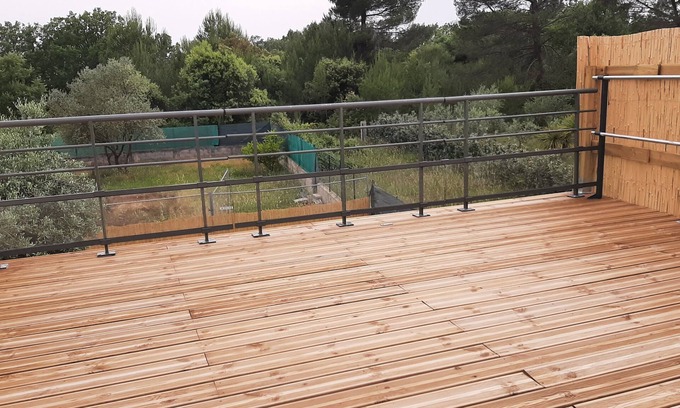 Regusse Apartment | Large studio with terrace, discount on second and subsequent weeks.