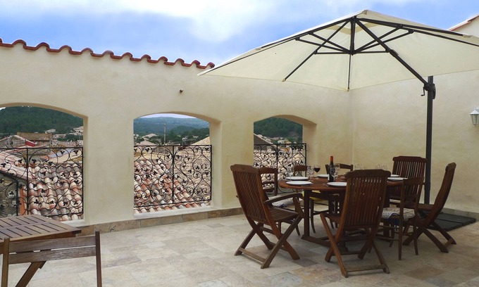 Roquefort-des-Corbieres House | Large village house with tropézienne terrace for 8 people