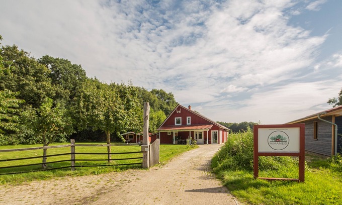 Vrees House | Large vacation home 210 sqm with 6 bedrooms and 5 bathrooms right next to the forest!
