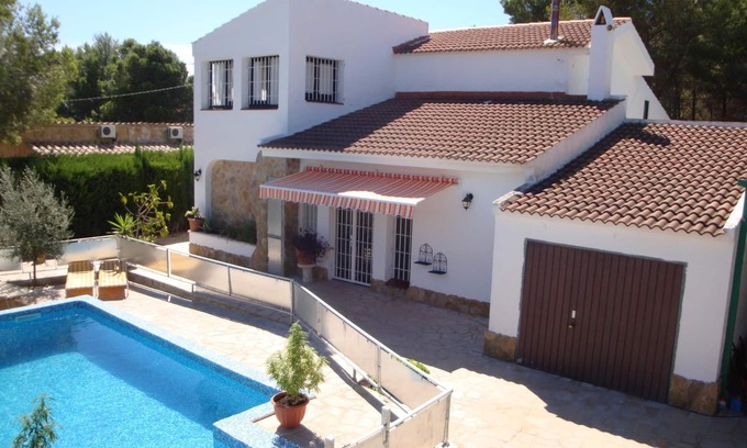 L'Ametlla de Mar Villa | Large villa with 11 rooms, with pool, 150m. from the beach, handicapped accessible