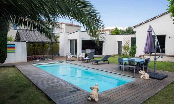Mazargues Villa | Large villa with pool, near creeks and downtown