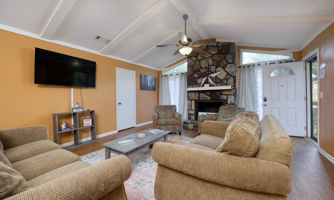 Fortson Cabin | Large Yard, Cabin in the Woods! - Columbus Retreat