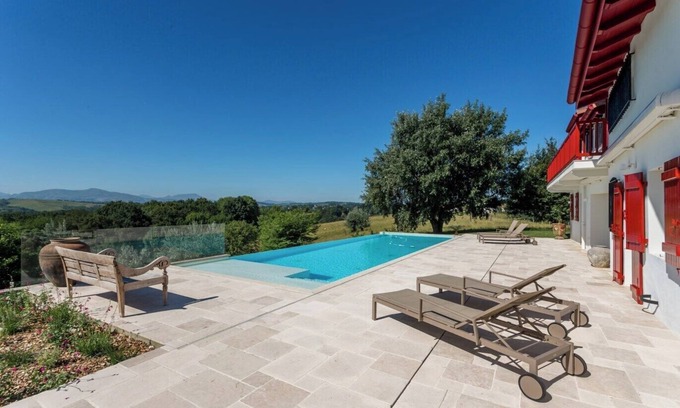Briscous House | LARREISTA - Superb Basque farmhouse with swimming pool and panoramic view