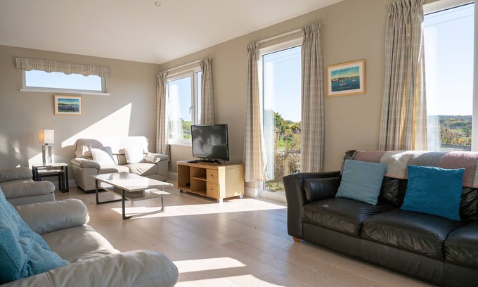 Monreith Cottage | Larroch Farmhouse - a house that sleeps 10 guests in 5 bedrooms