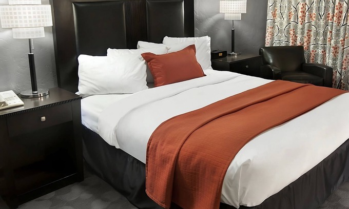 Downtown Las Vegas Hotel | Las Vegas Getaway! Convenient Unit Near at The Strip! Free Parking