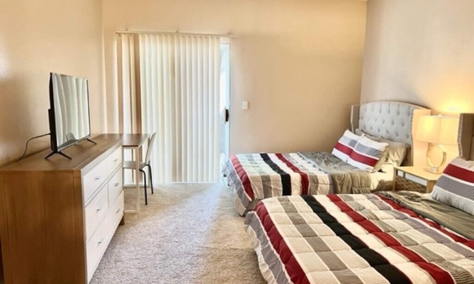 Las Vegas Condo | LAS VEGAS SPECTACULAR 2 BR CONDO! 5 MINS FROM THE STRIP
