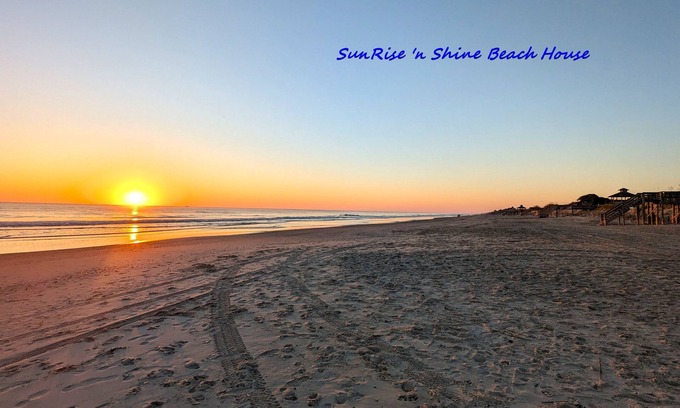 Corolla Light Condo | Last-minute savings in Aug/Sept! 5 min. walk to beach! New in '24. Premier Host!