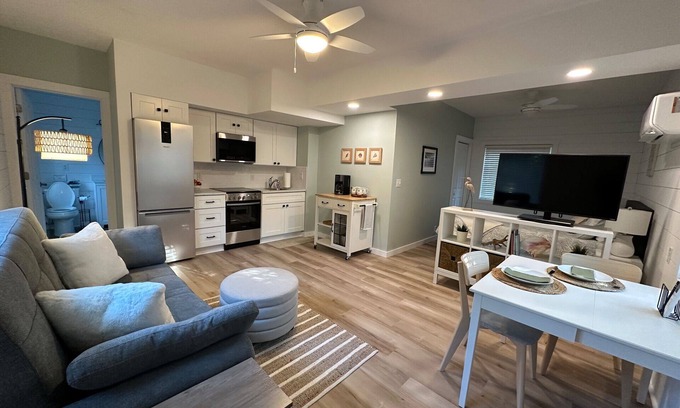 Saint Helena Island House | LATE SUMMER AND FALL ON BEAUTIFUL FRIPP ISLAND! Sea Mist Serenity w/Golf cart, pet considered, monthly rates available!