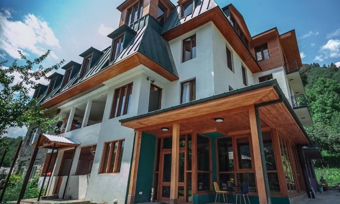 Bagvdanari Hotel | latour Mestia