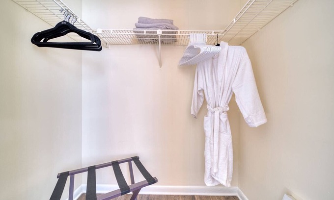 North Lauderdale Apartment | Lauderdale Modern Oasis Private Apartment