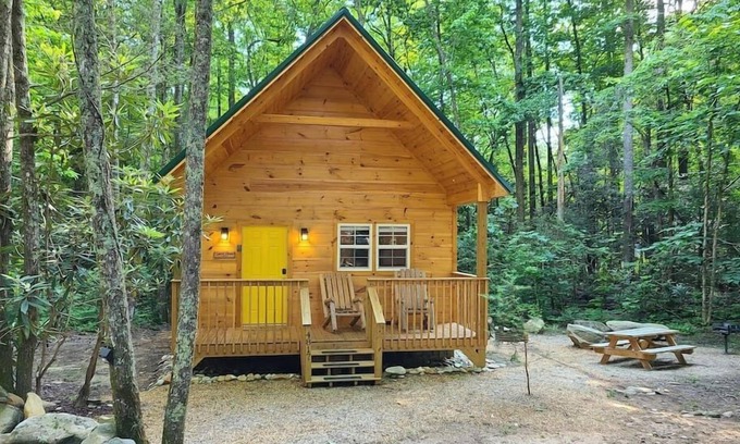 Cosby Cabin | Laurel Haven: Modern Cabin Retreat near Gatlinburg