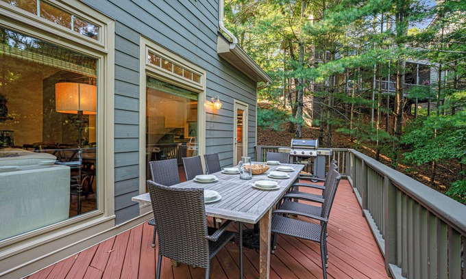 Big Canoe Cabin | Laurel Landing Lodge - Big Canoe GA