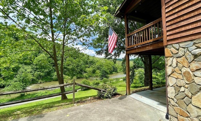 Peak Creek House | Laurel Winds - Laurel Springs, NC