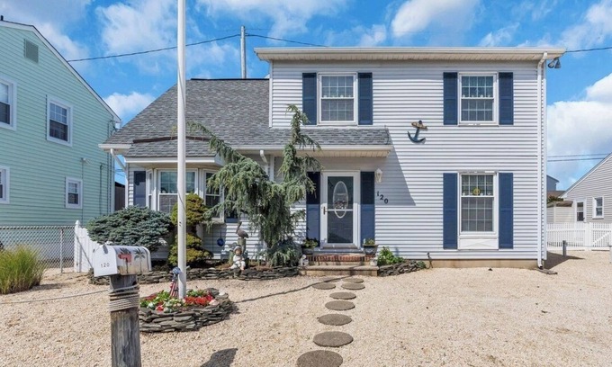 Normandy Beach House | Lavallette -Silver Beach- Summer rental - Beautiful colonial beach house