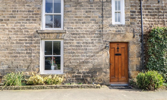 Richmond Cottage | LAVENDER COTTAGE, pet friendly, with open fire in Richmond