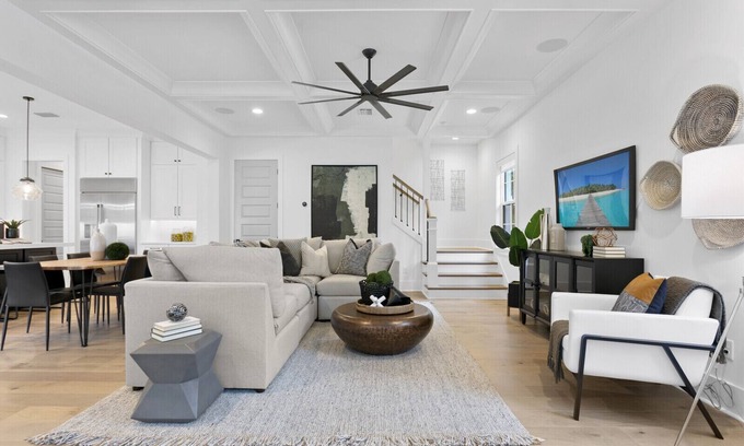 SoHo House | Lavish & Spacious Home in Walkable Hyde Park