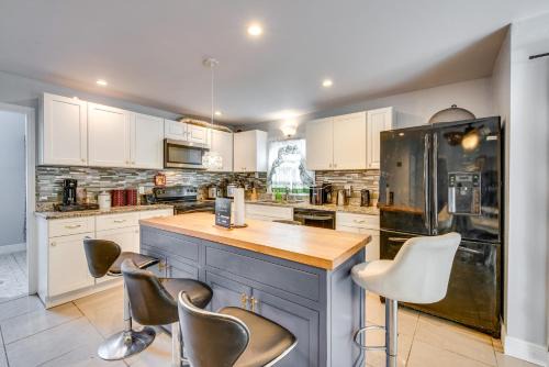 Lawrenceville House | Lawrenceville Home about 35 Mi to Downtown Atlanta!
