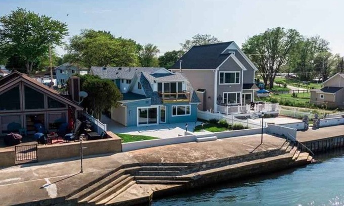 North Greece House | Layin' Low At The Lake - Lakefront Getaway