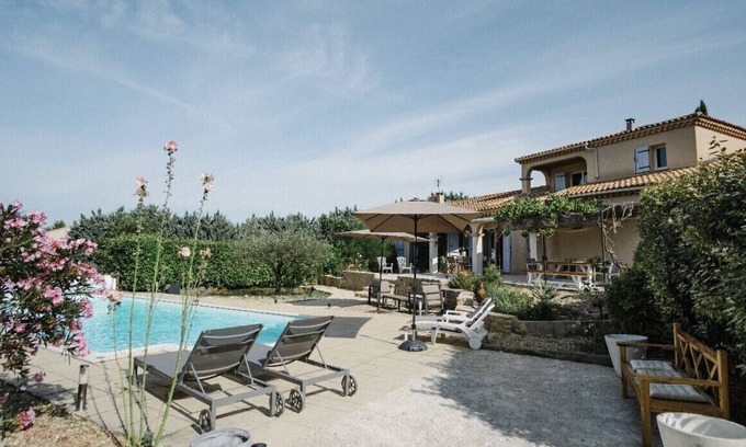 La Roque-sur-Pernes House | Lazoie- - Four Bedroom House, Sleeps 8