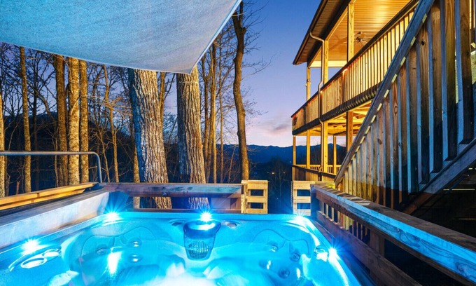 Whittier House | Lazy Bear Retreat Hot Tub-FirePit-Views-6 miles to Casino