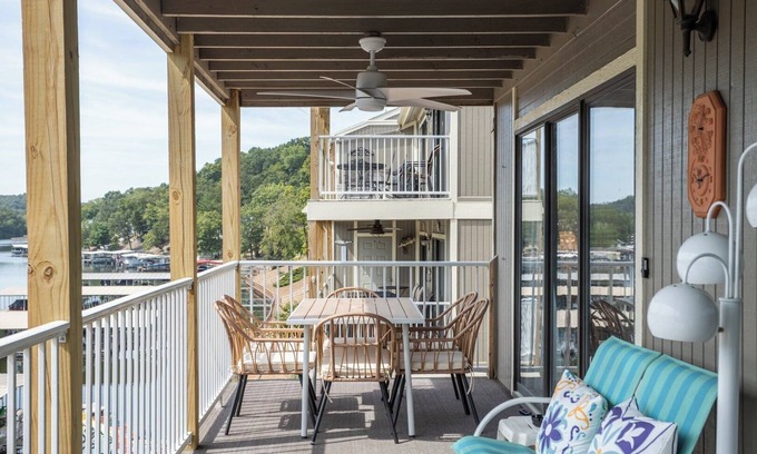 Osage Beach Condo | Lazy Days E-08 - Cozy Waterfront Condo in Osage Beach