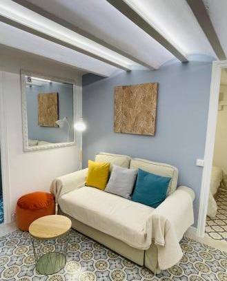 La Sagrada Familia Apartment | Lazy Donkey Sagrada Familia
