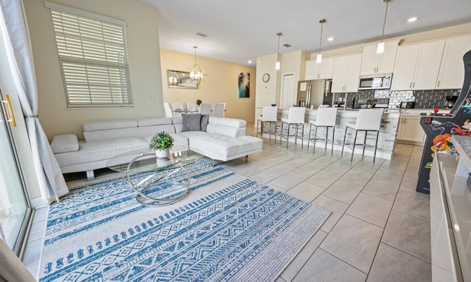 Kissimmee House | LBL4837 Summary: tore