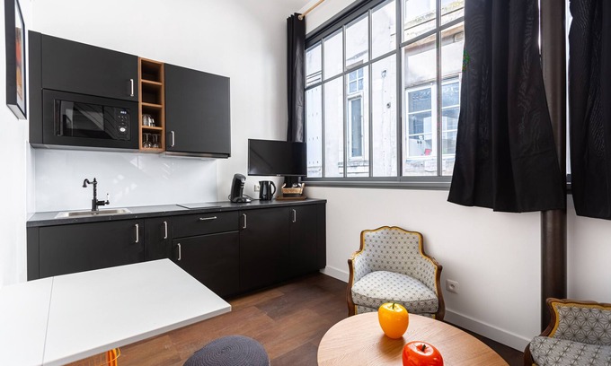 Capucins - Victoire Apartment | Le Baudelaire - Studio en centre ville