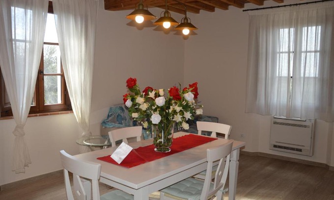 Castagneto Carducci Apartment | Le Bozze "Casa Olivo"con piscina, WI-FI