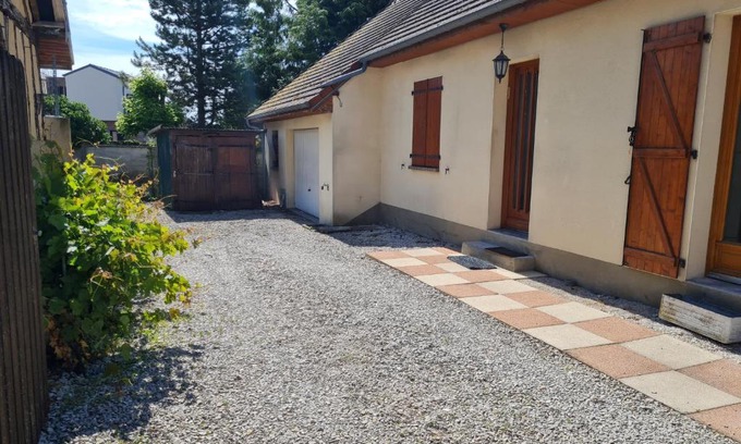 Saint-Parres-aux-Tertres House | le cerisier