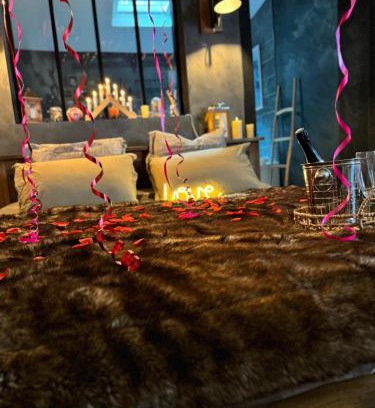 Saint-Maurice Apartment | Le chalet romantique, SPA, Écran cinéma, Lit king size, day use, 10 min centre