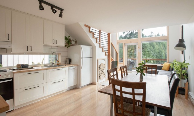 Ucluelet House | LE CHALET WATERFRONT RETREAT - Great view & location!