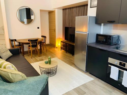 Barbatre House | Le Charmant bailla
