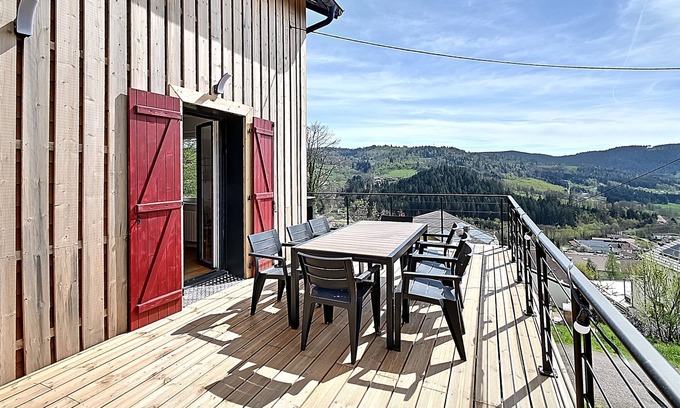 Le Tholy House | Le Chemin des Cerisiers - Maison vue montagne