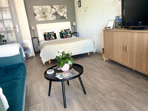 Chartres Apartment | Le Clos Pichot - Studio avec balcon, parking privé - 5mn Gare