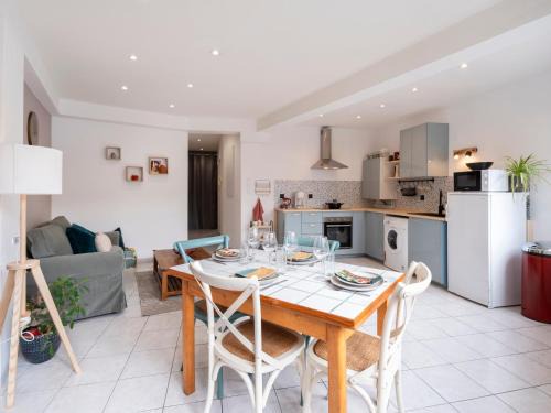 Poincare - Foch - Anatole France - Croix de Bourgogne Apartment | Le cocon d'Emile - Cosy et tout équipé