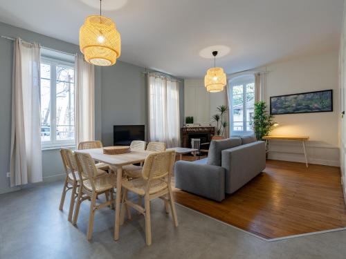 Charpennes - Charmettes Apartment | Le cocon urbain Maison, 6 personnes, avec parking proche TRAM ET METRO