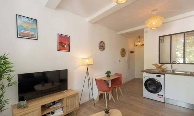 Salon-de-Provence Apartment | Le Craponne - Magnificent apartment in the city center with parking