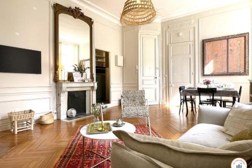 Quartier Vieux Marche-Cathedrale Apartment | Le Crosne - Parking - Prestige - Calm
