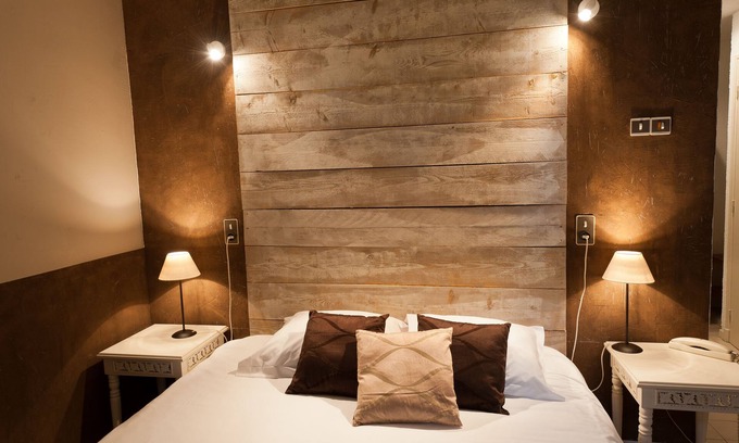 Cornillon-Confoux Hotel | Le Devem de Mirapier
