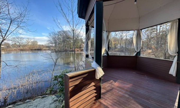 Peabody Condo | Le Elona – Private Guest Suite on a Scenic Estate