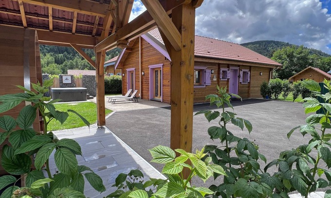 Rochesson Ski Chalet | Le Familial 4 - SPA & Sauna - Serviettes, Lits Faits, Ménage