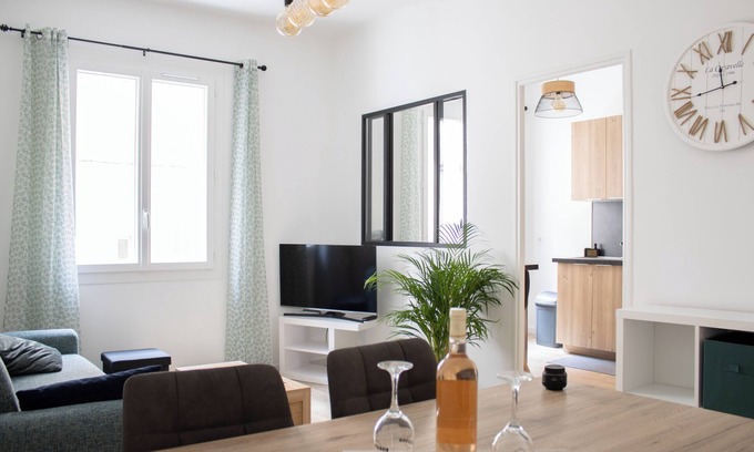 Bandol Apartment | Le Farioli, spacious apartment in the center of Bandol