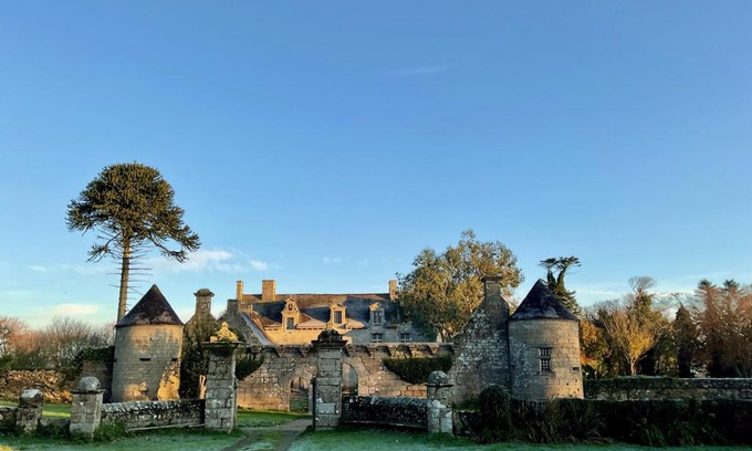 Lannilis House | Le Gîte les NUZ (parc du château de Keroüartz)