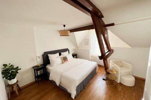 Chablis House | Le Gite de la Poterne, maison en bordure du Serein