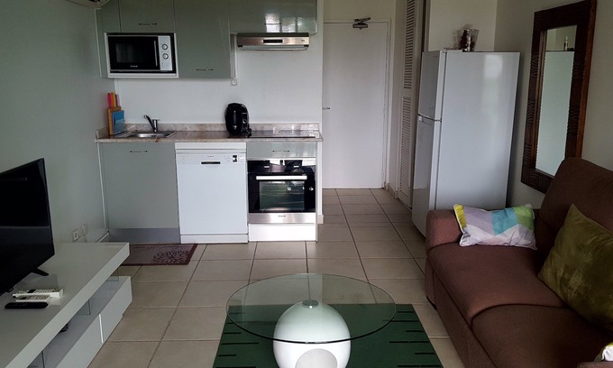 Pointe de la verdure Apartment | Le Gosier : Duplex En Bord De Mer !