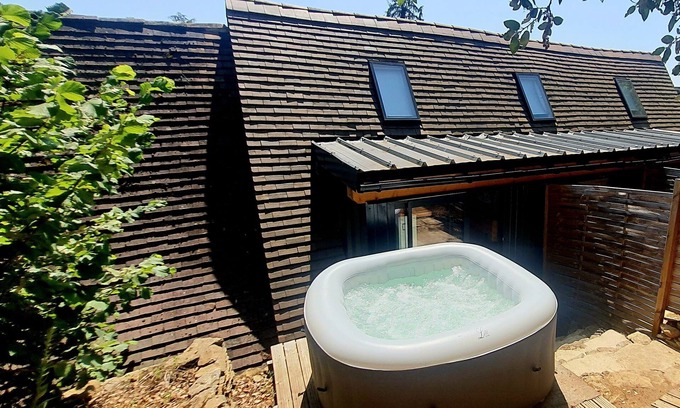Carsac-Aillac Apartment | Le gros chêne, Jacuzzi privé jardin, Near Sarlat, Rocamadour, Lascaux, Padirac
