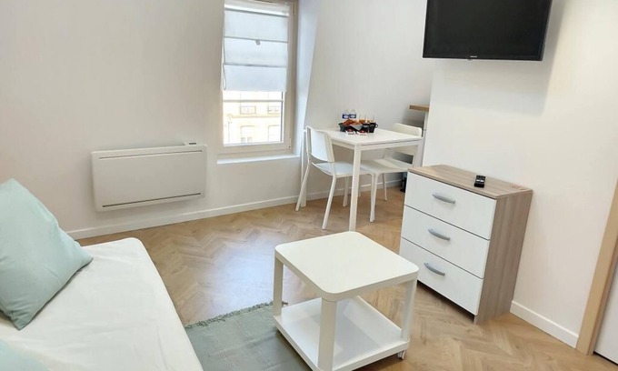 Saint-Quentin Apartment | Le Jacinthe